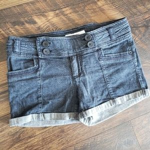 Cuffed denim shorts